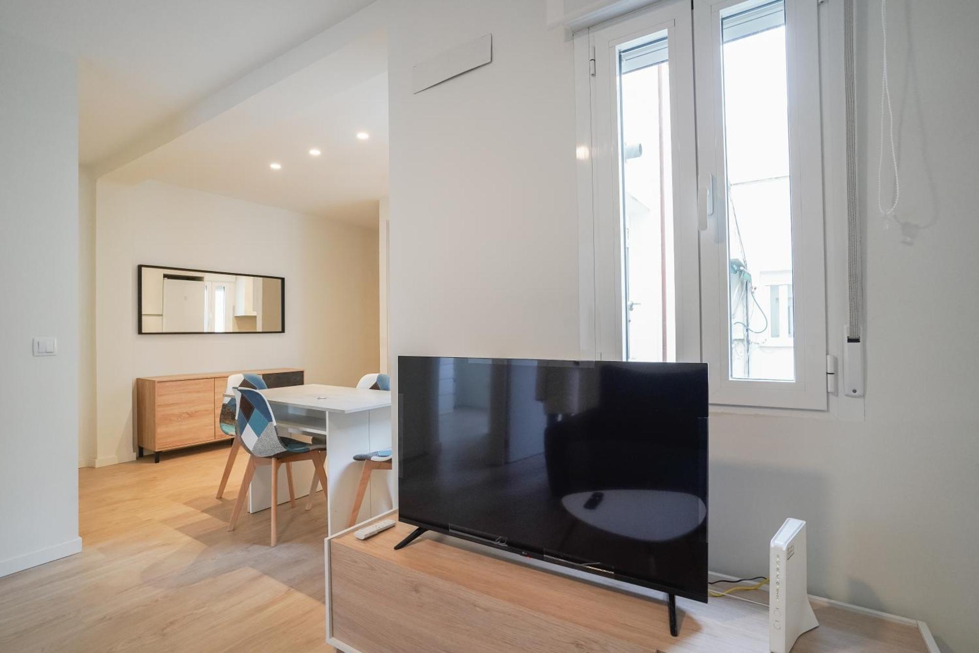 Bright Modern - 2Bedrooms 1Bath - Delicias Madrid Bagian luar foto